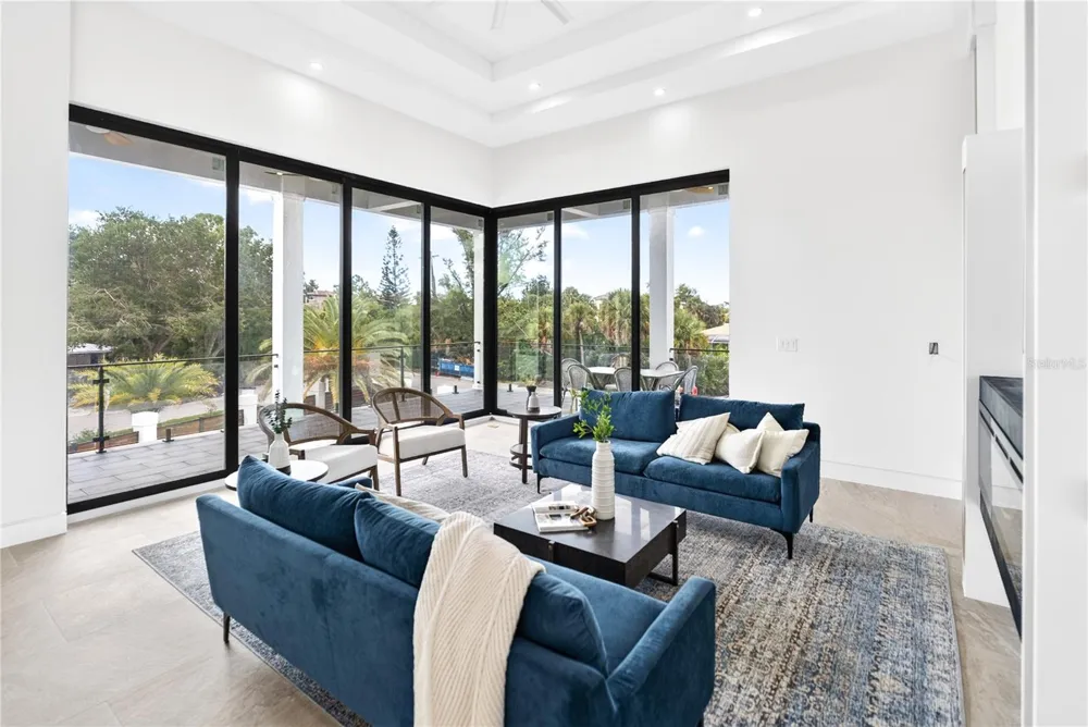 539 AVENIDA DEL NORTE Sarasota, FL 34242