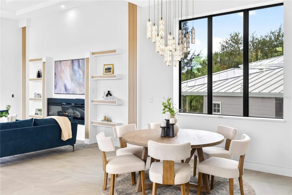 539 AVENIDA DEL NORTE Sarasota, FL 34242