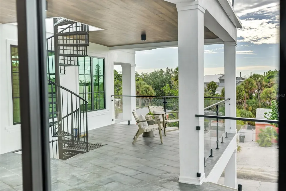 539 AVENIDA DEL NORTE Sarasota, FL 34242