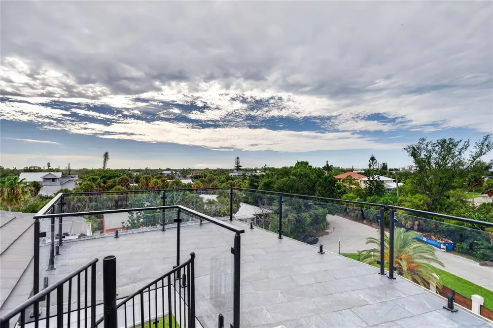 539 AVENIDA DEL NORTE Sarasota, FL 34242