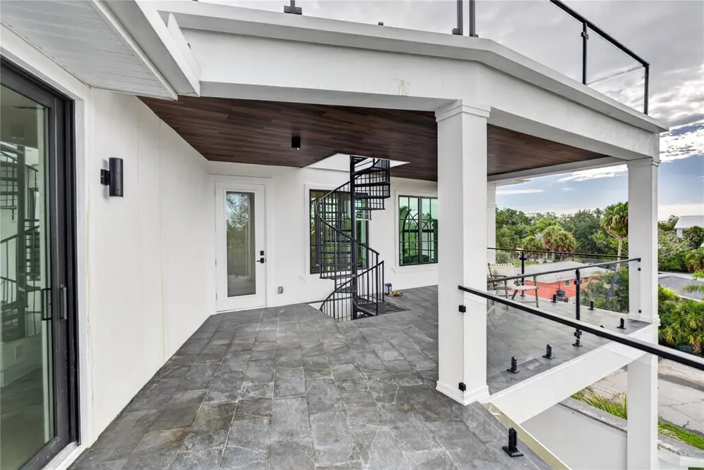 539 AVENIDA DEL NORTE Sarasota, FL 34242
