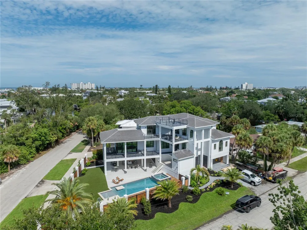 539 AVENIDA DEL NORTE Sarasota, FL 34242