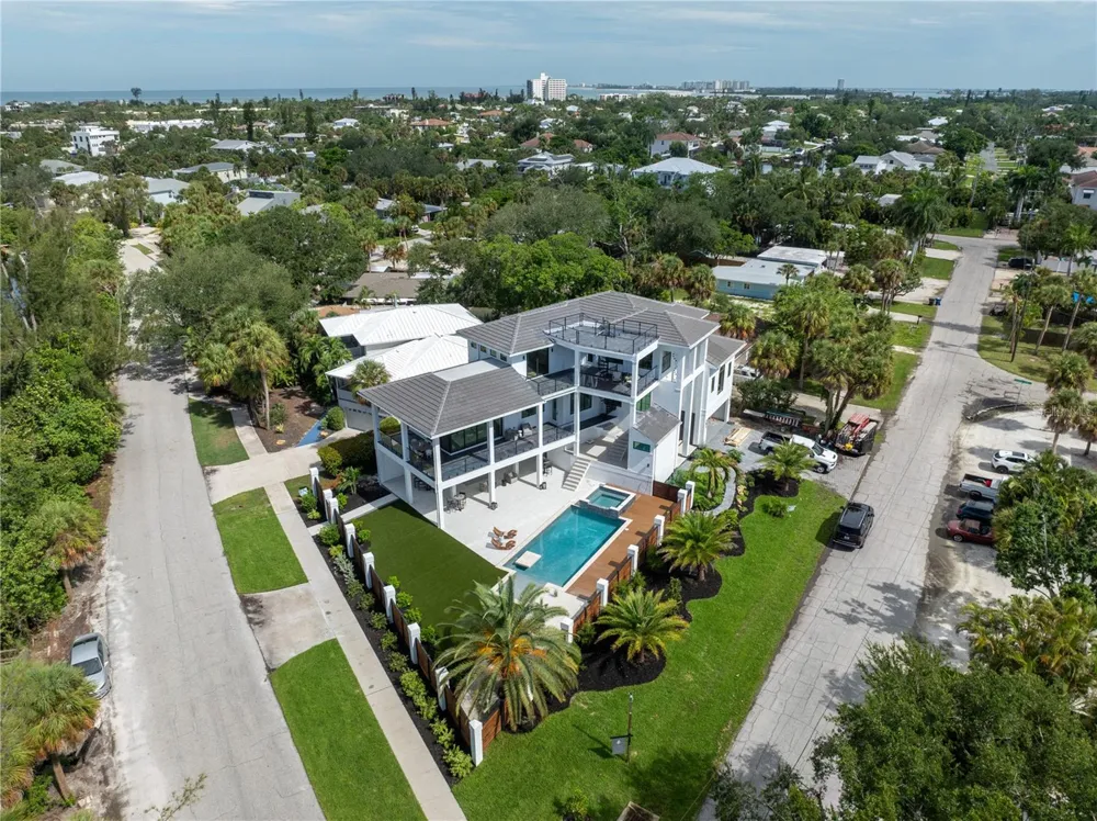539 AVENIDA DEL NORTE Sarasota, FL 34242