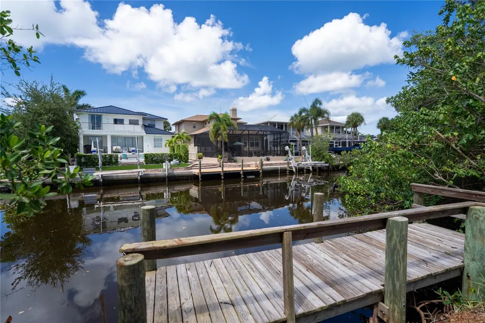 539 AVENIDA DEL NORTE Sarasota, FL 34242