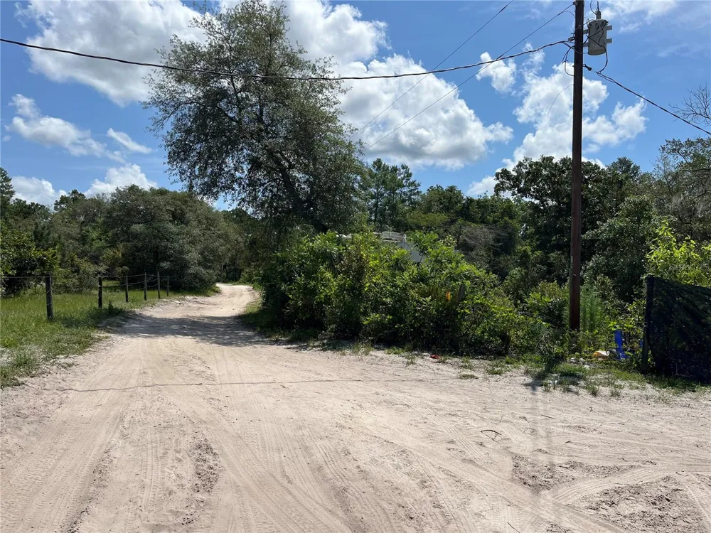 42334 W LAKE ROAD Deland, FL 32720