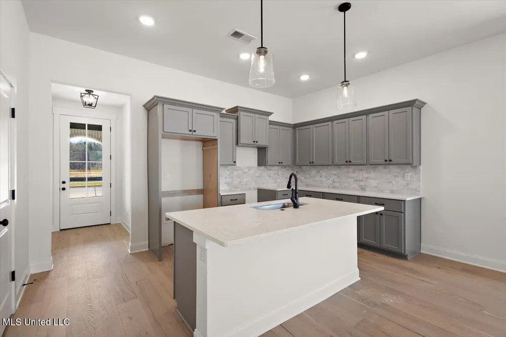 481 Sunflower Street Nesbit, MS 38651