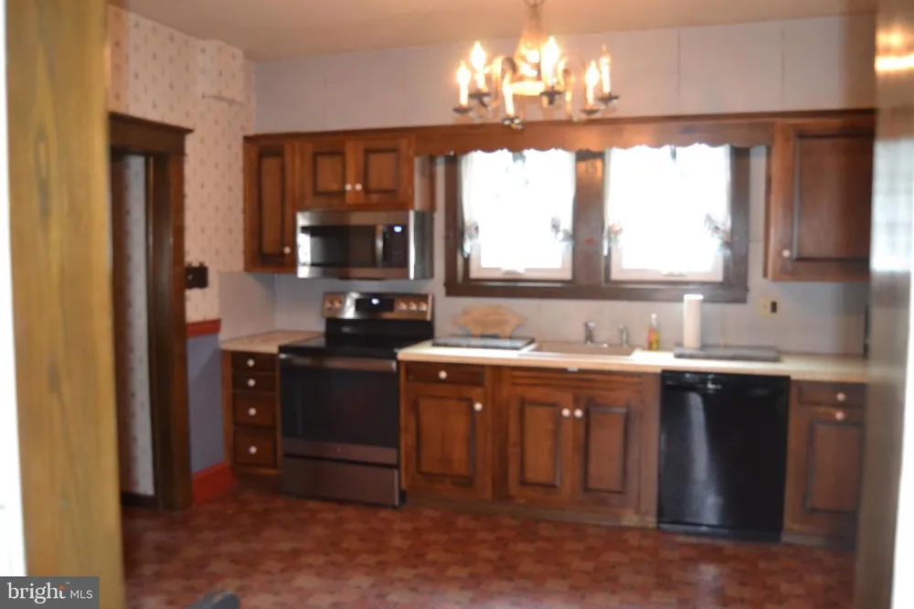 523 MAIN STREET Bally, PA 19503