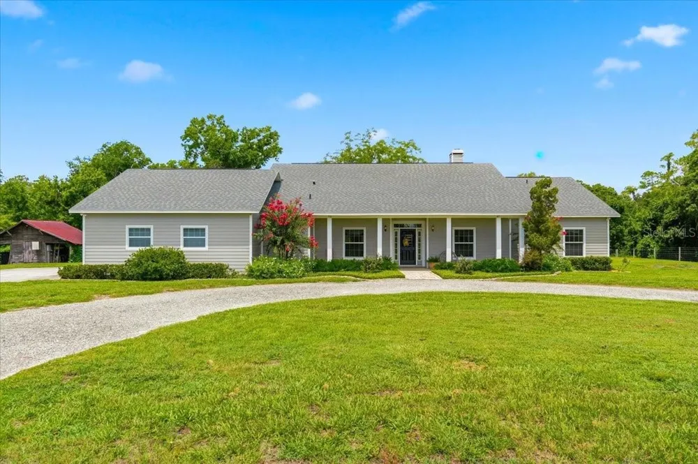 8404 MATHEWS ROAD Lakeland, FL 33809