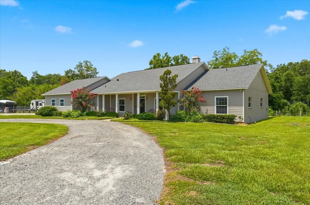 8404 MATHEWS ROAD Lakeland, FL 33809