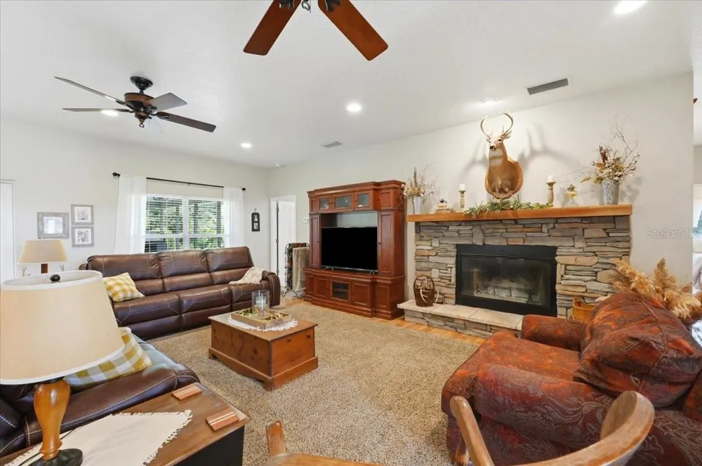 8404 MATHEWS ROAD Lakeland, FL 33809
