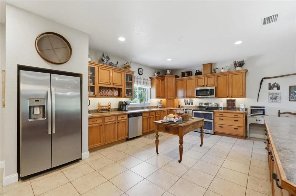 8404 MATHEWS ROAD Lakeland, FL 33809