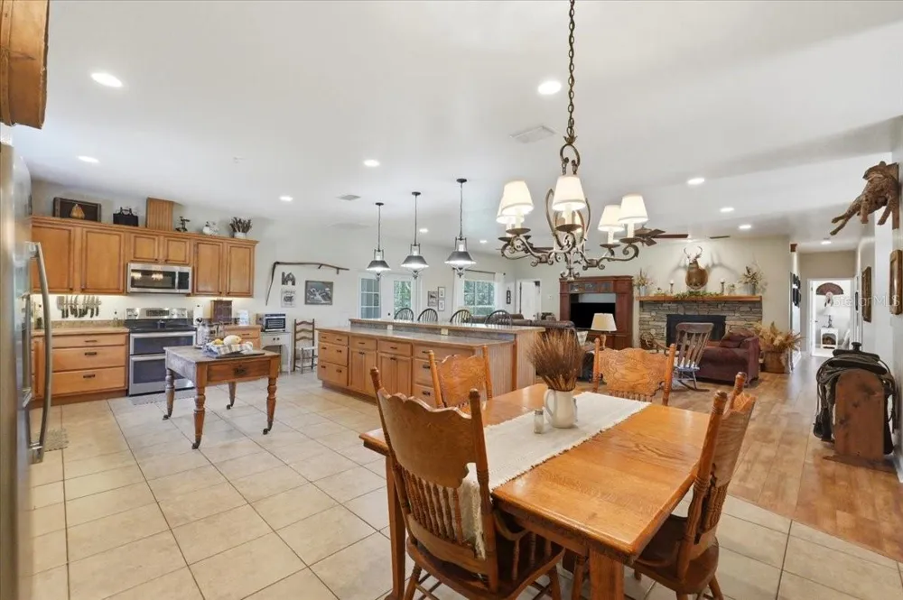 8404 MATHEWS ROAD Lakeland, FL 33809