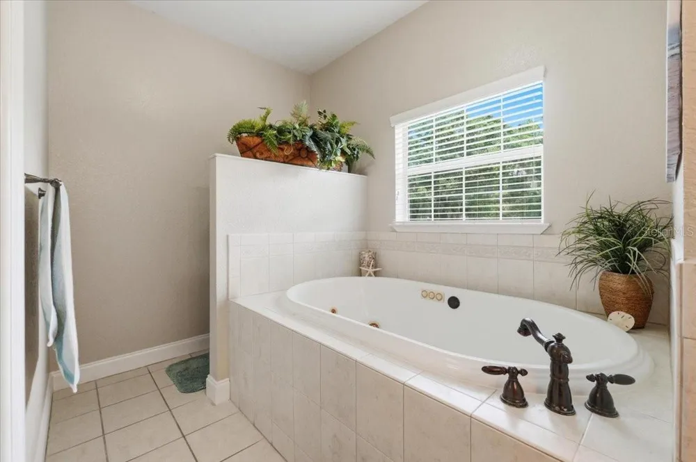 8404 MATHEWS ROAD Lakeland, FL 33809