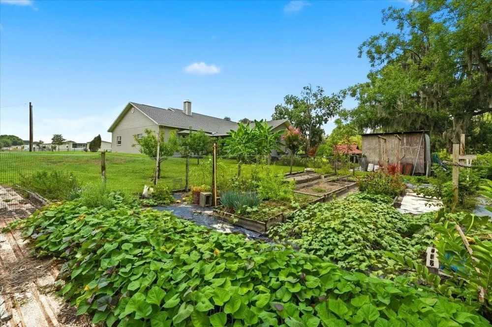8404 MATHEWS ROAD Lakeland, FL 33809