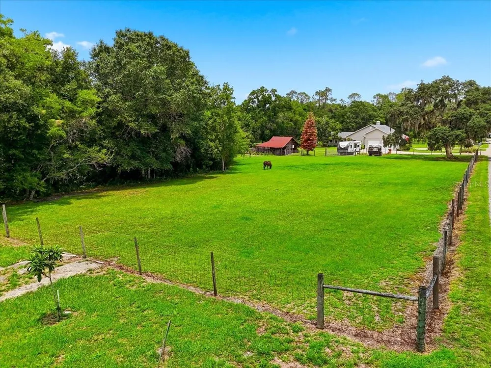 8404 MATHEWS ROAD Lakeland, FL 33809