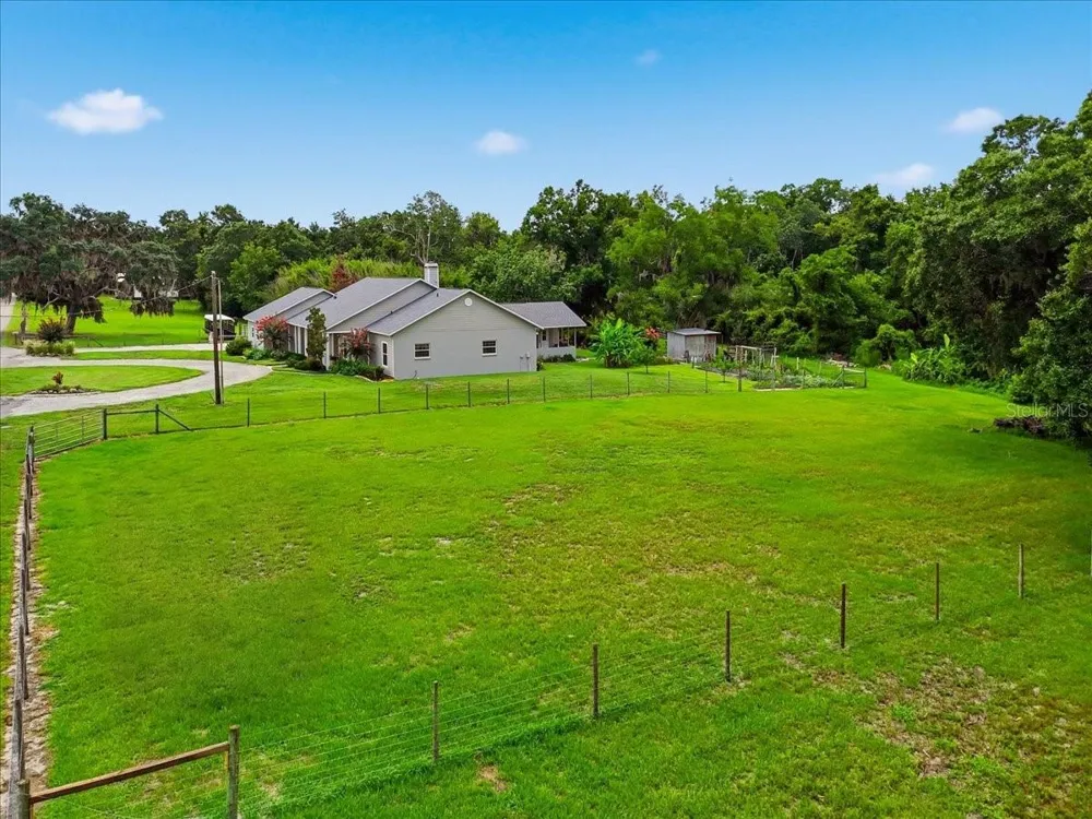 8404 MATHEWS ROAD Lakeland, FL 33809