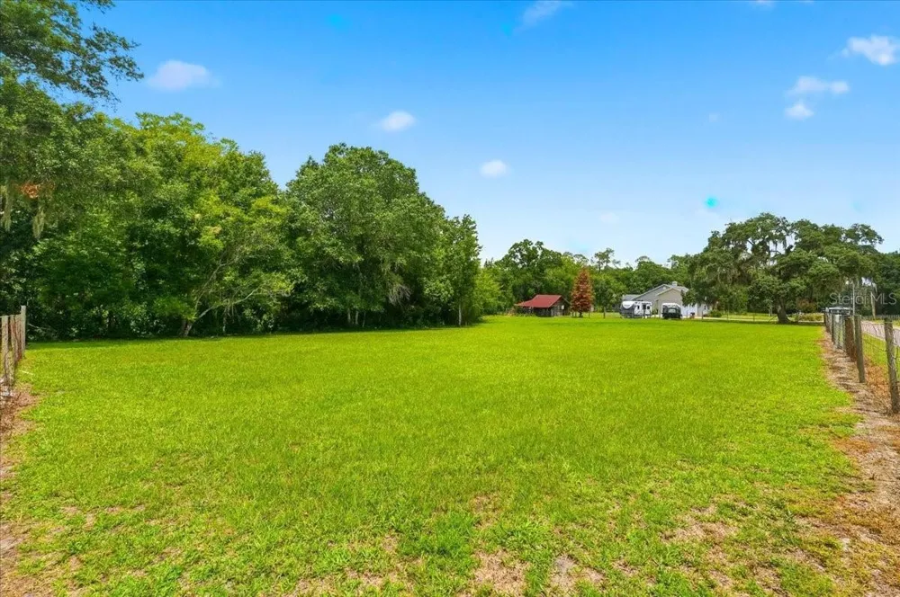 8404 MATHEWS ROAD Lakeland, FL 33809