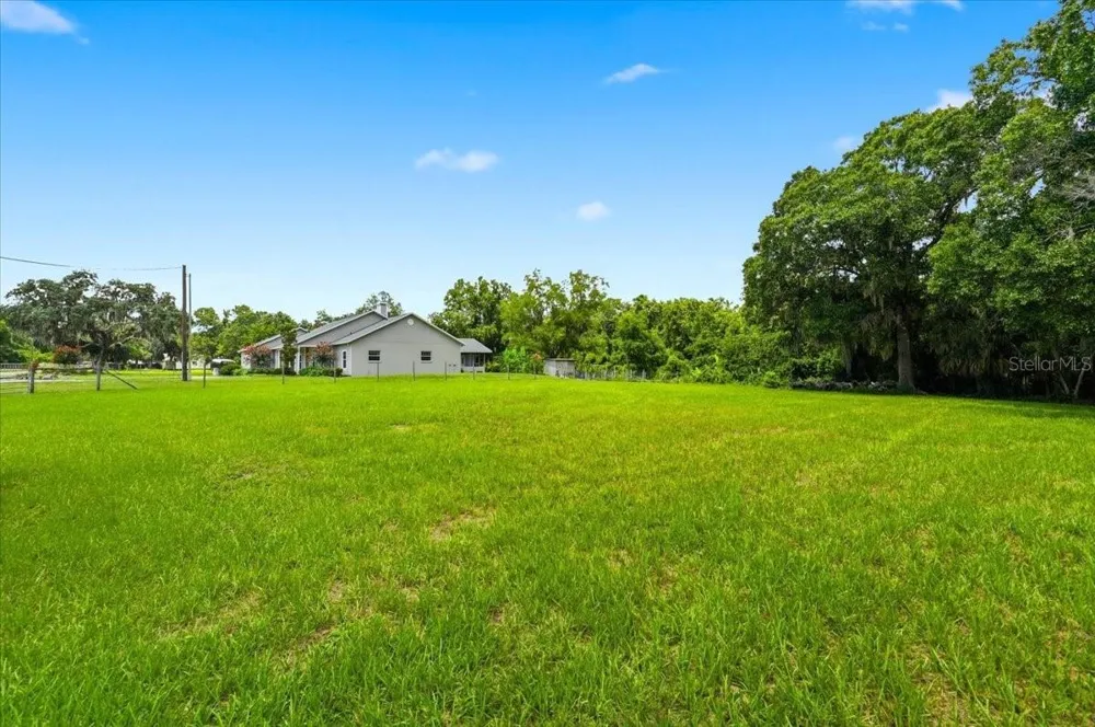 8404 MATHEWS ROAD Lakeland, FL 33809