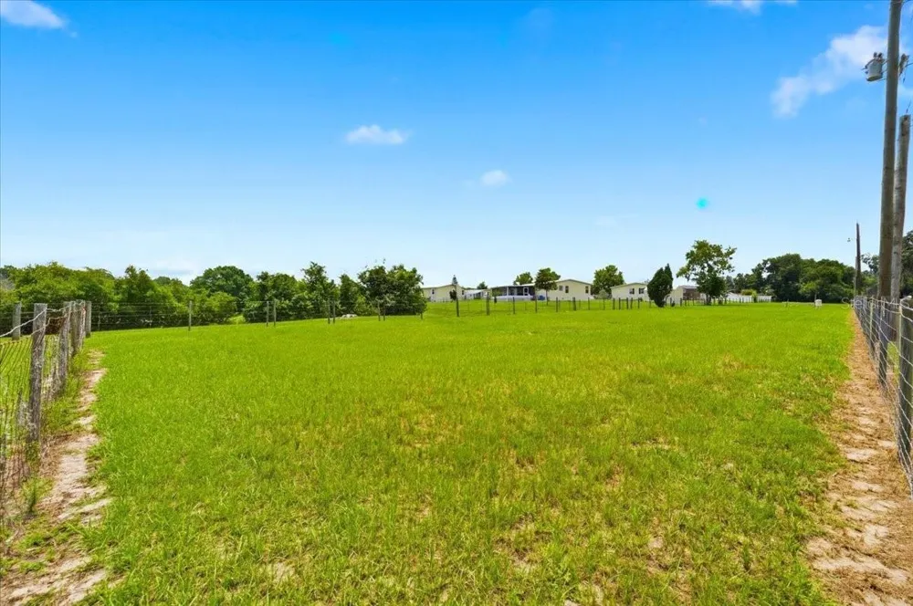 8404 MATHEWS ROAD Lakeland, FL 33809