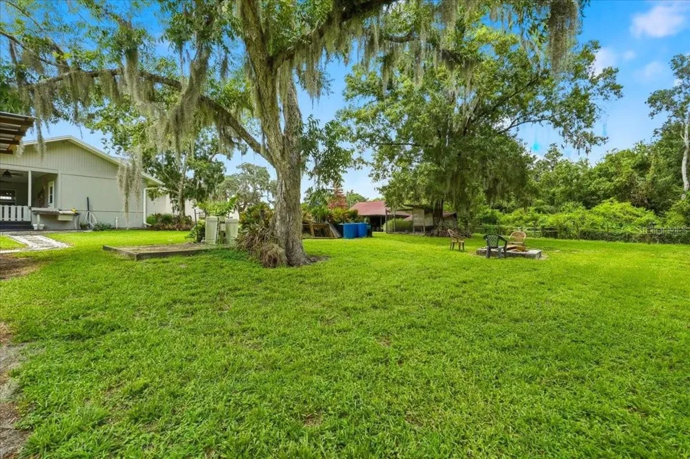8404 MATHEWS ROAD Lakeland, FL 33809