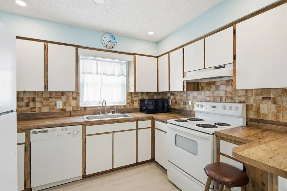 3047 CASCADE DRIVE Clearwater, FL 33761