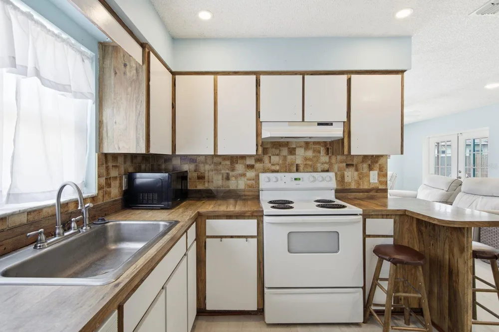 3047 CASCADE DRIVE Clearwater, FL 33761