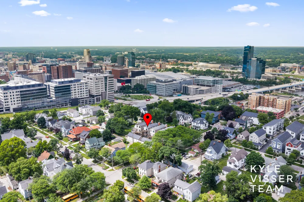 542 Fairview Avenue NE #3 Grand Rapids, MI 49503