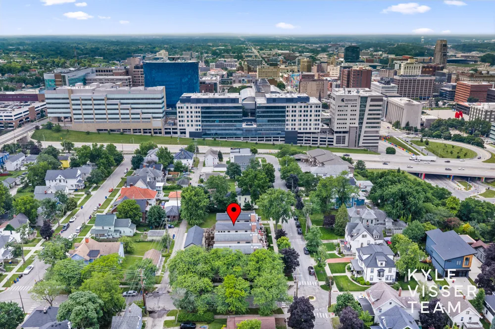 542 Fairview Avenue NE #3 Grand Rapids, MI 49503