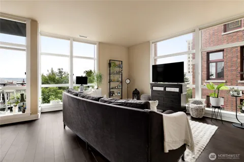 708 Market Street #402