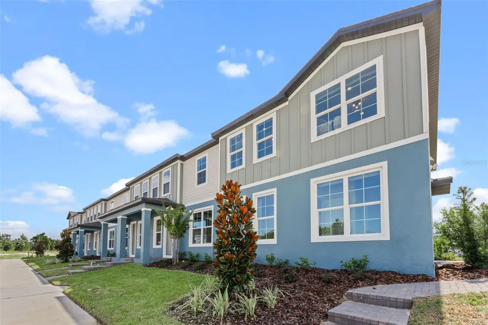 652 EMERALD GROVE DRIVE Apopka, FL 32703
