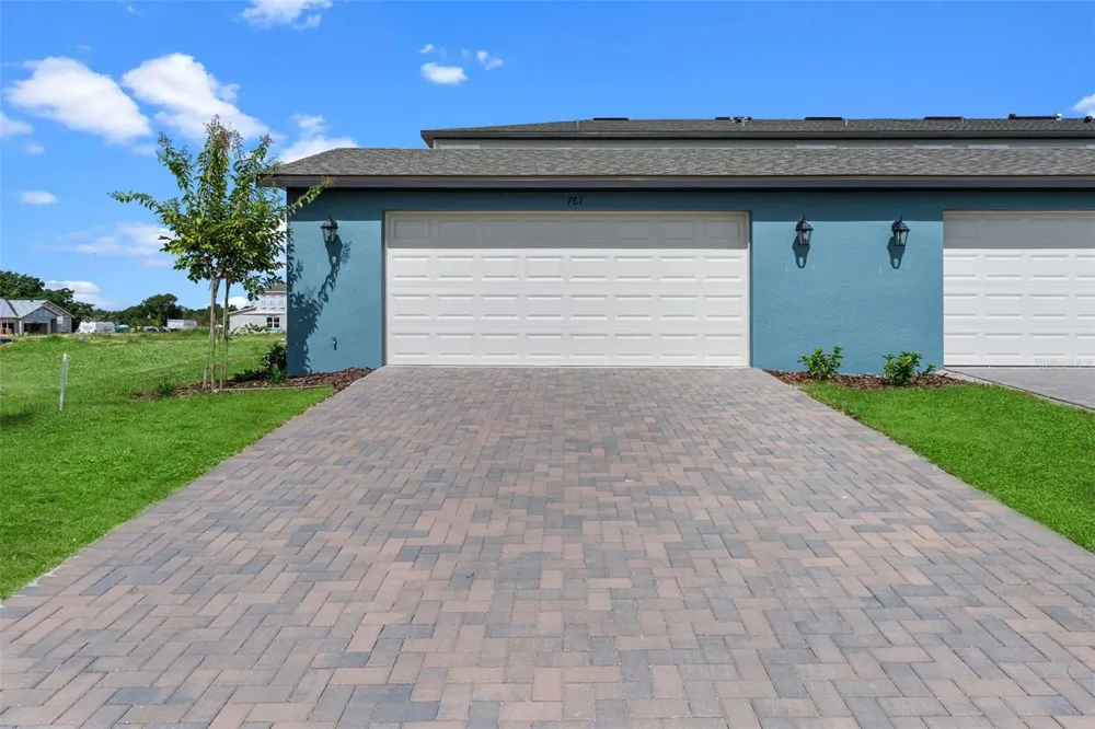652 EMERALD GROVE DRIVE Apopka, FL 32703