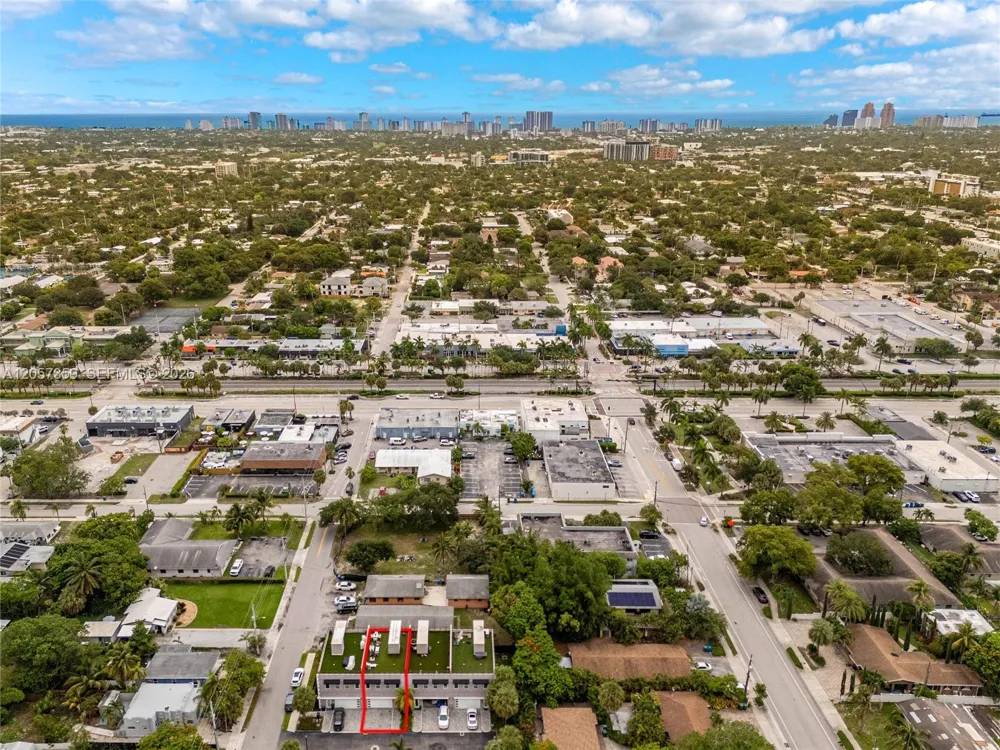 1066 NE 35th St Oakland Park, FL 33334