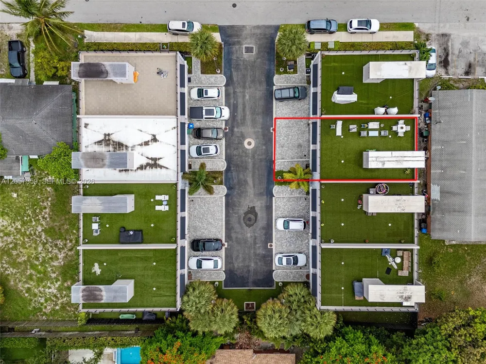 1066 NE 35th St Oakland Park, FL 33334
