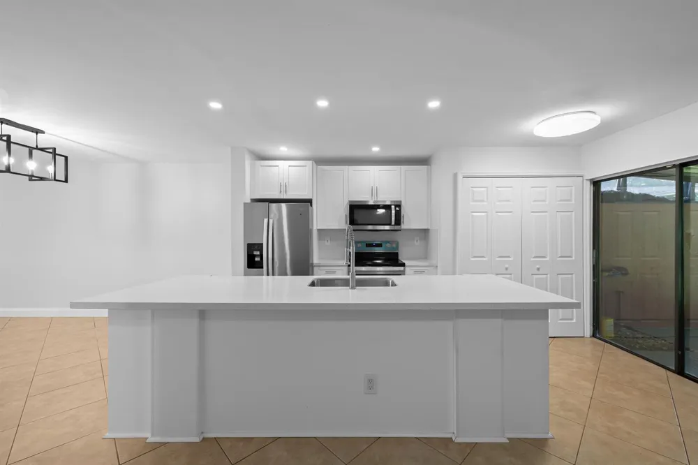 1517 Fairway Road Pembroke Pines, FL 33026