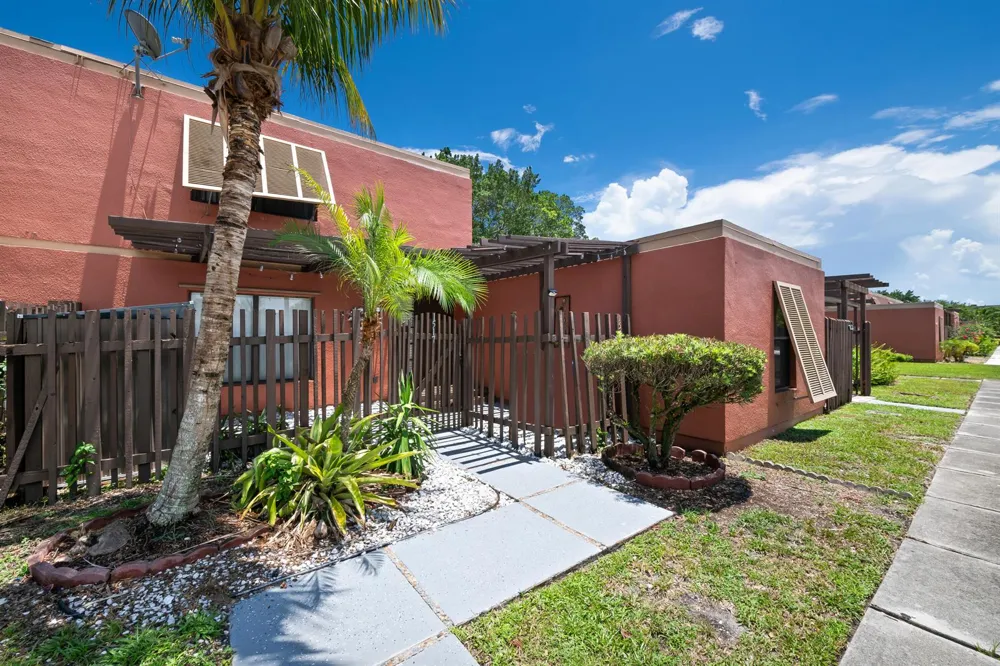 1517 Fairway Road Pembroke Pines, FL 33026