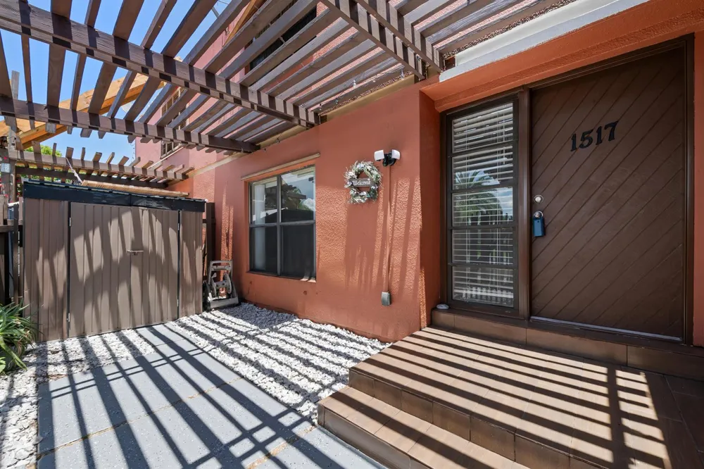 1517 Fairway Road Pembroke Pines, FL 33026
