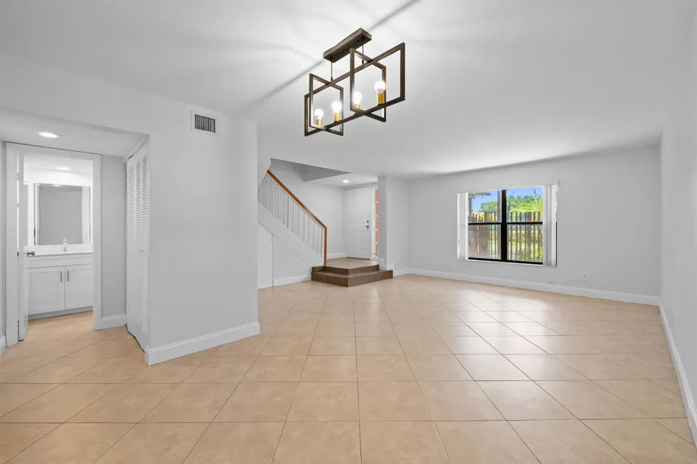 1517 Fairway Road Pembroke Pines, FL 33026