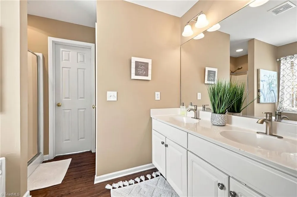 4020 Maid Marion Court Jamestown, NC 27282