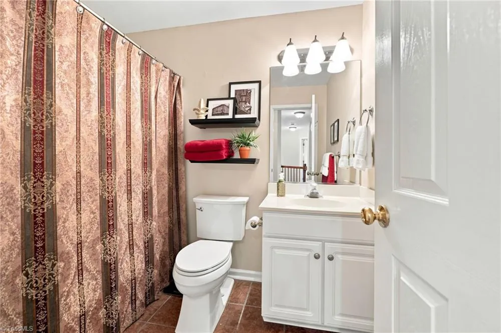 4020 Maid Marion Court Jamestown, NC 27282