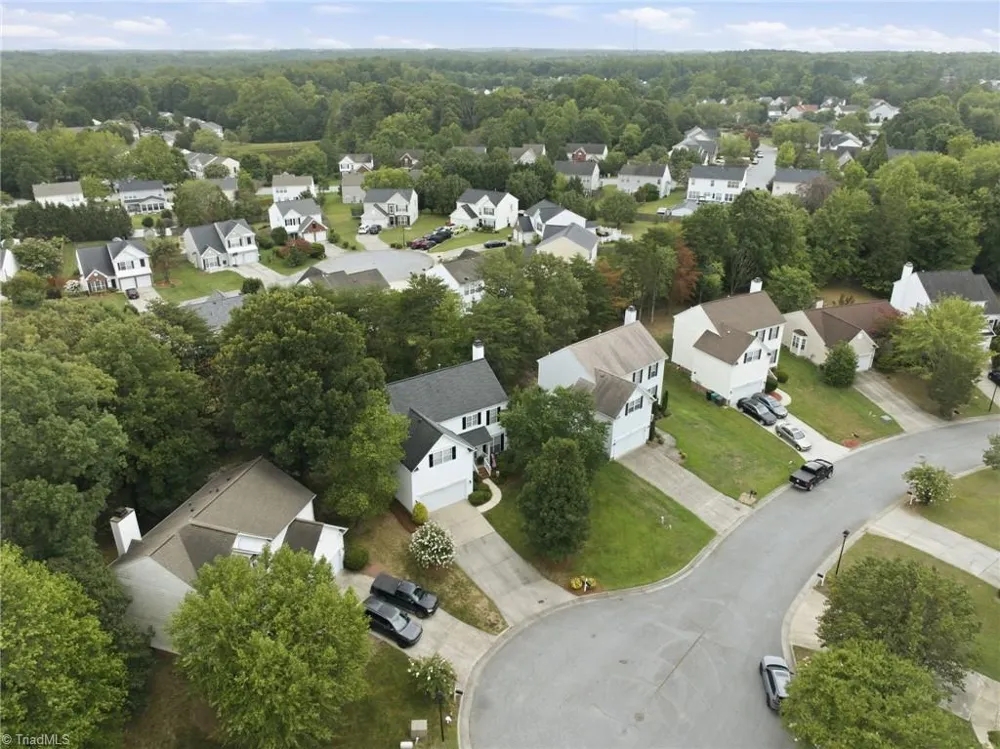 4020 Maid Marion Court Jamestown, NC 27282