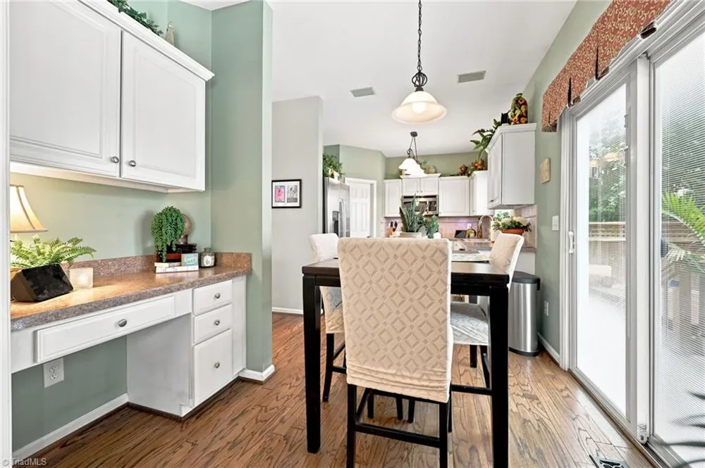 4020 Maid Marion Court Jamestown, NC 27282