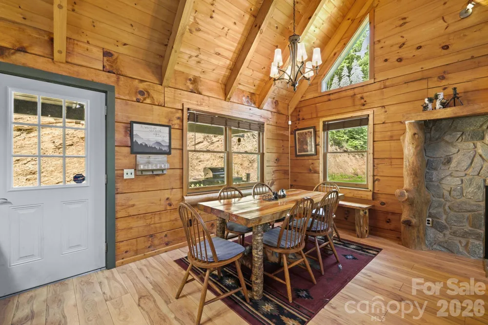 2560 Round Hill Road Bryson City, NC 28713