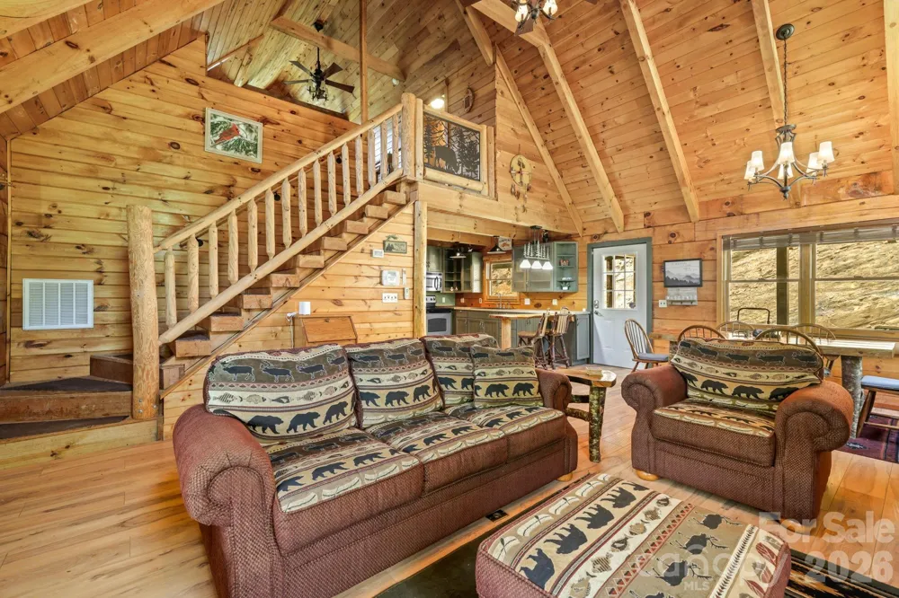 2560 Round Hill Road Bryson City, NC 28713