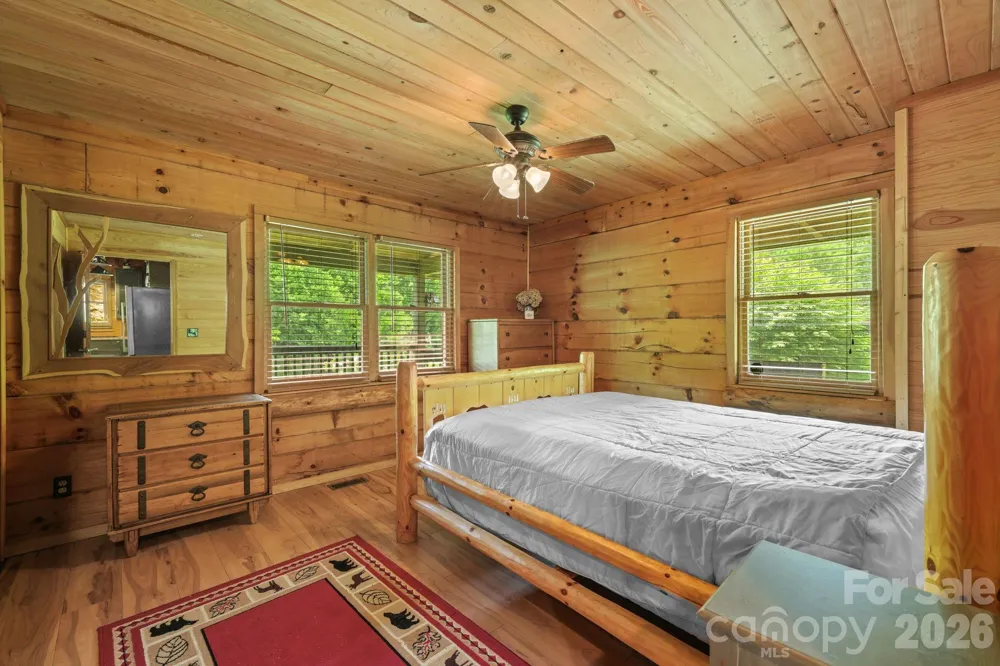 2560 Round Hill Road Bryson City, NC 28713