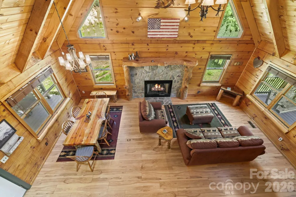2560 Round Hill Road Bryson City, NC 28713