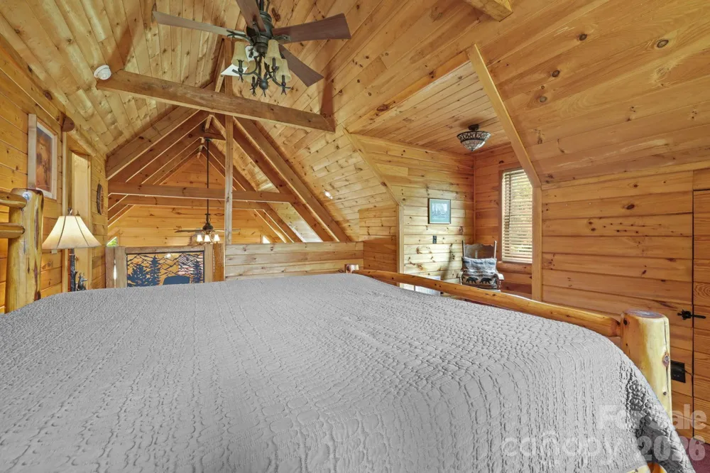2560 Round Hill Road Bryson City, NC 28713