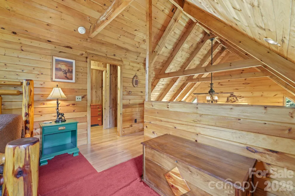 2560 Round Hill Road Bryson City, NC 28713