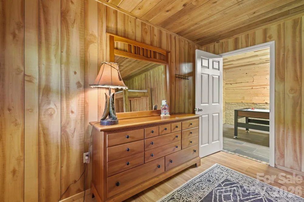 2560 Round Hill Road Bryson City, NC 28713