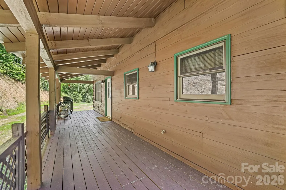 2560 Round Hill Road Bryson City, NC 28713