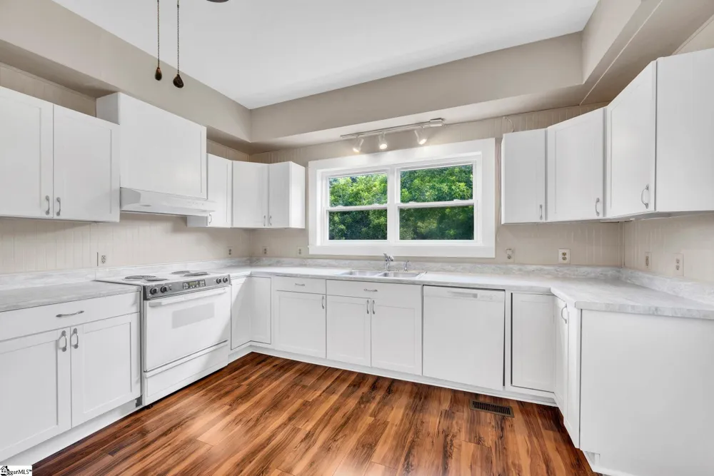 312 Cateechee Trail Central, SC 29630